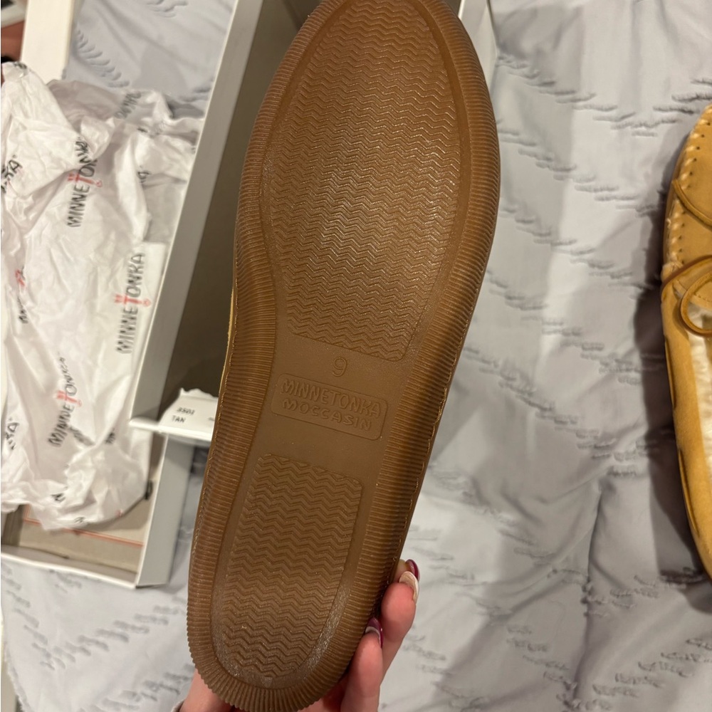 Minnetonka Women's Tan Pile Lined Slippers or Moccasins - Picture 3 of 4